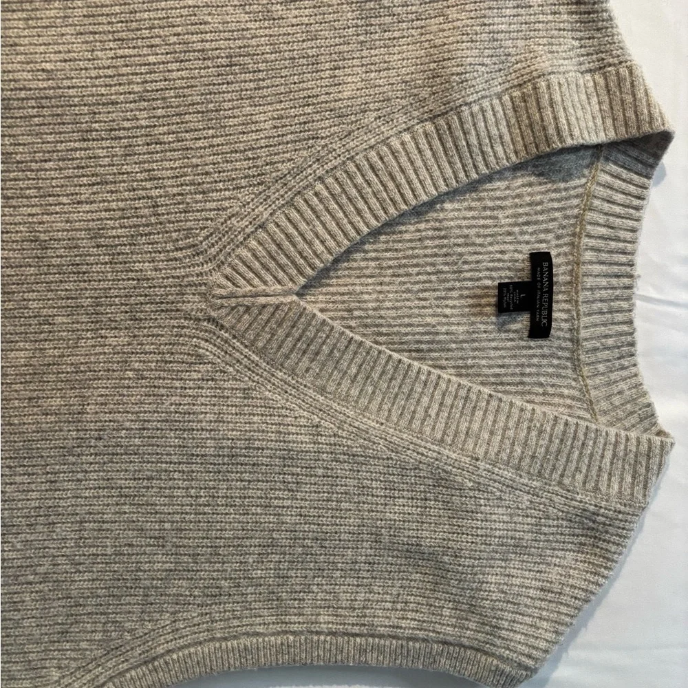 Banana Republic Gray Knit Vest